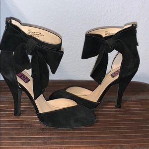 Black bow tie heels